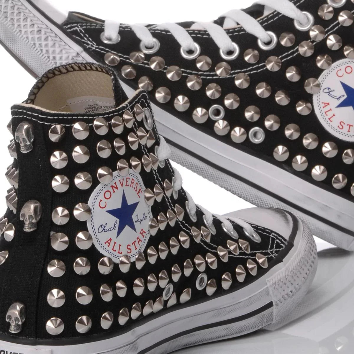 Converse Borchie Nera – Sneakers Rock con Dettagli Borchiati Premium